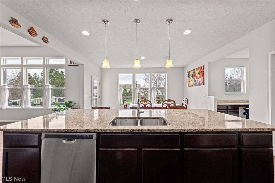 2039 Meadowood Blvd Twinsburg, OH 44087 - Thumbnail 5