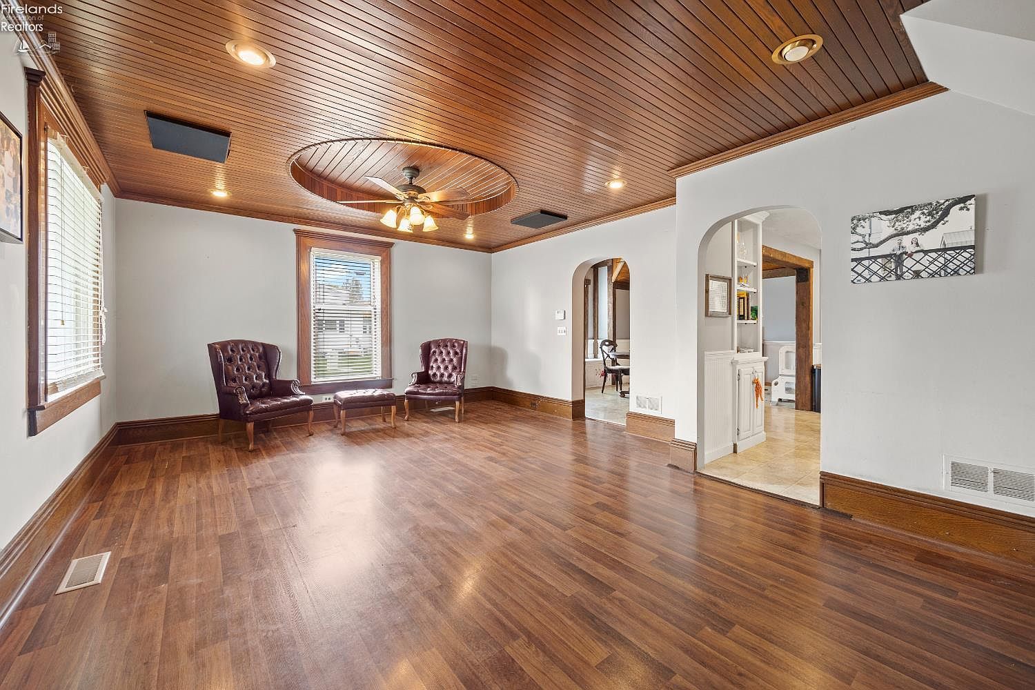 303 Moore Ave Bellevue, OH 44811 - Thumbnail 5