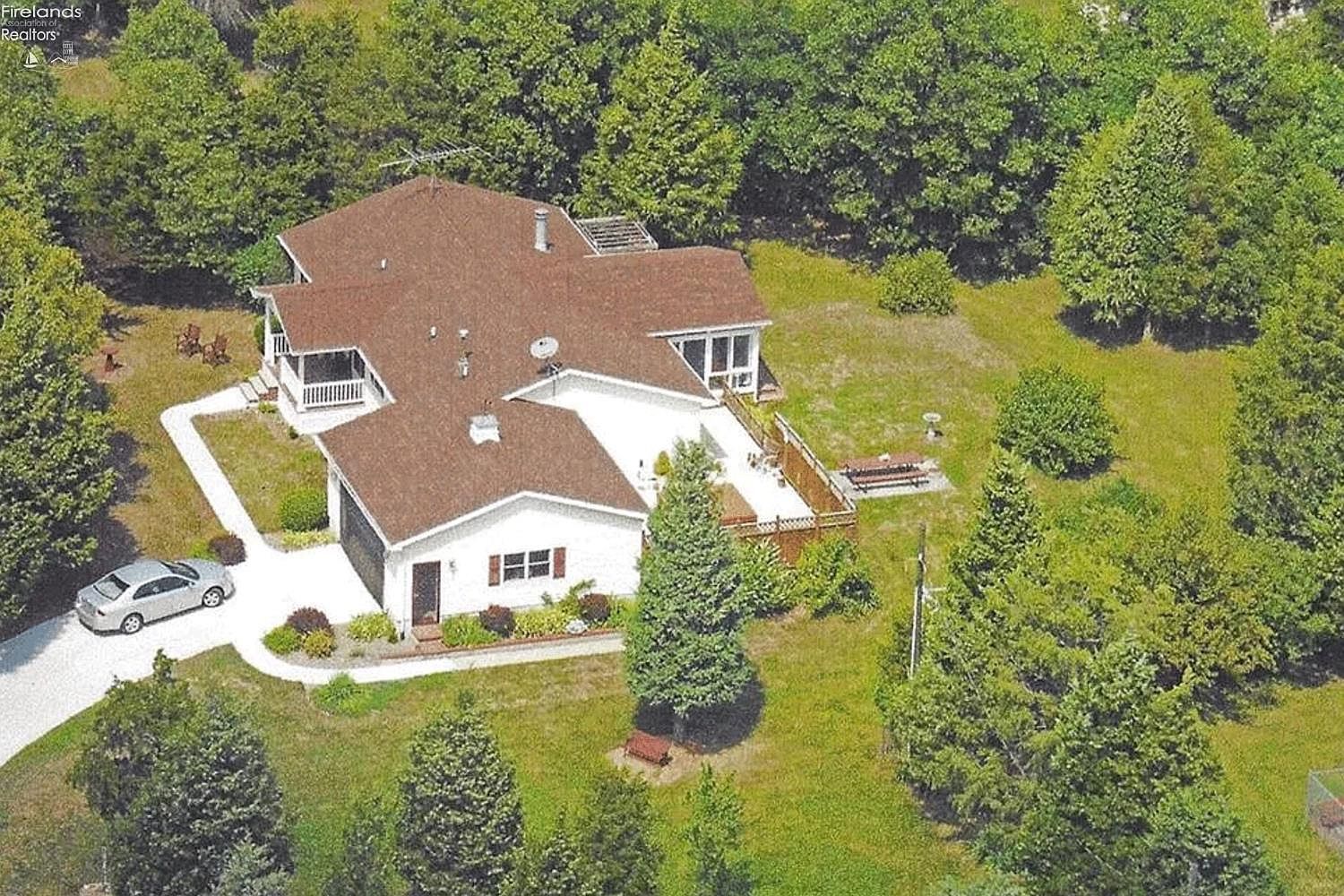 110 Pickerel Dr Kelleys Island, OH 43438 - Thumbnail 5