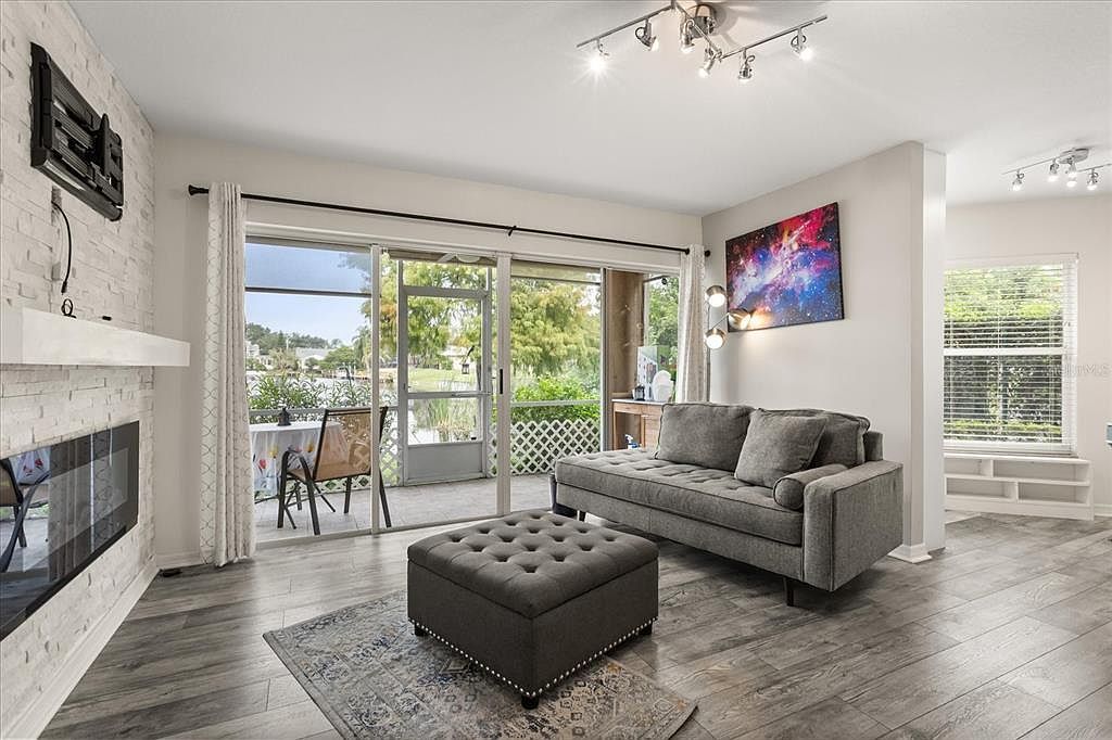 2713 Emerald Lake Ct Kissimmee, FL 34744 - Thumbnail 5