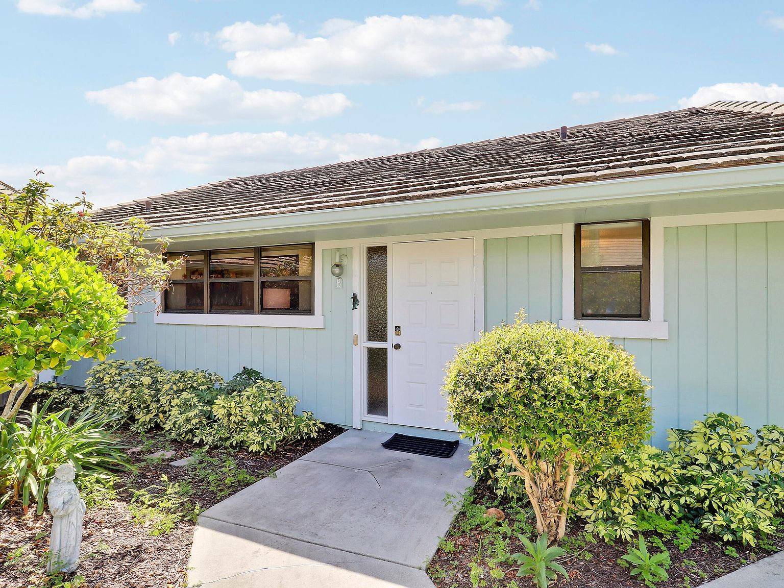 1127 E Seminole Ave APT 15B Jupiter, FL 33477 - Thumbnail 5