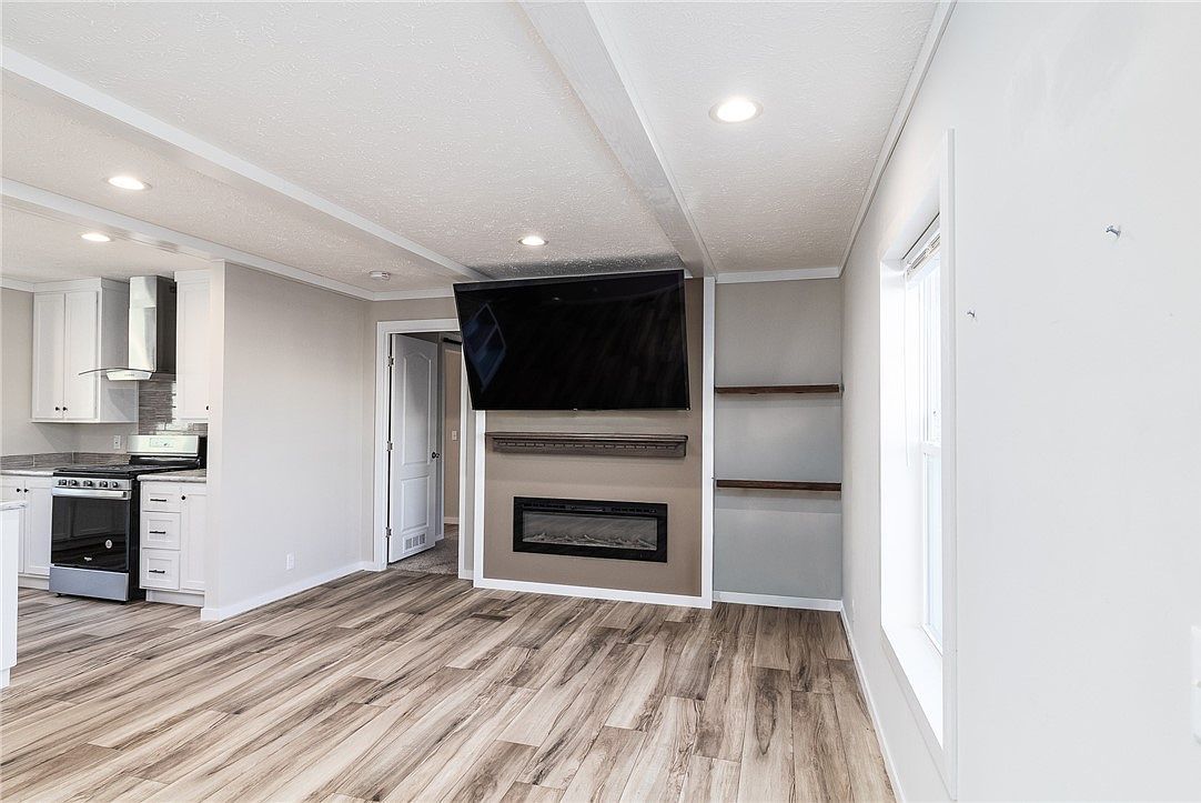 513 W North 1st St Stewardson, IL 62463 - Thumbnail 5