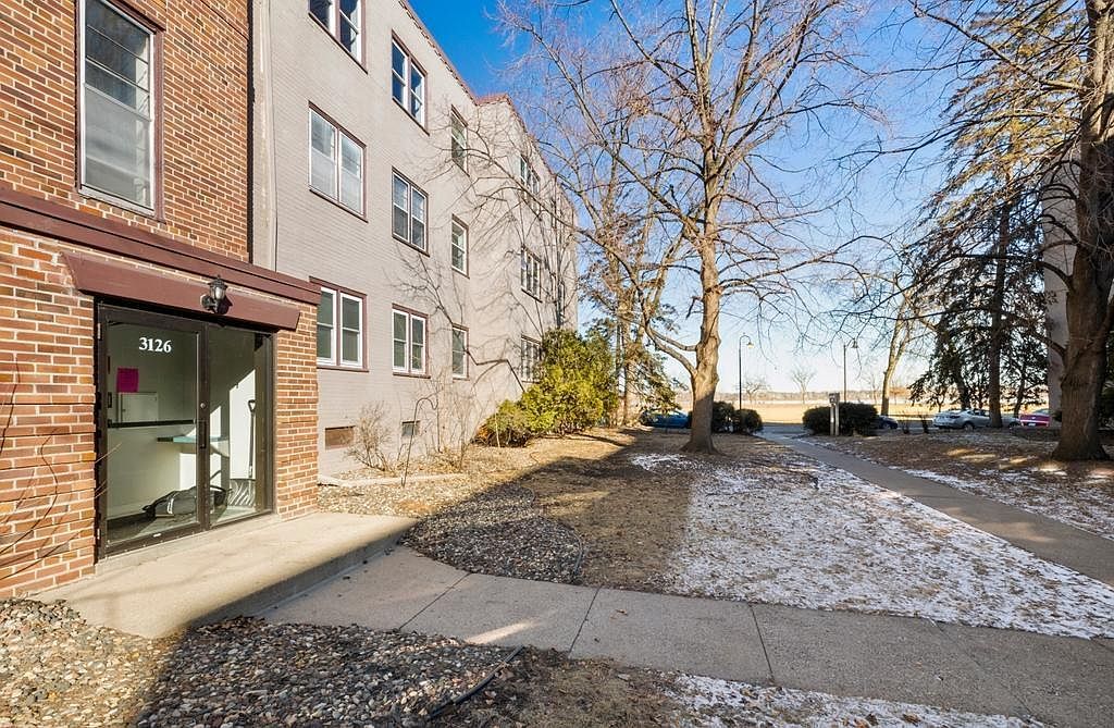 3126 W Bde Maka Ska Blvd APT 411 Minneapolis, MN 55416 - Thumbnail 5
