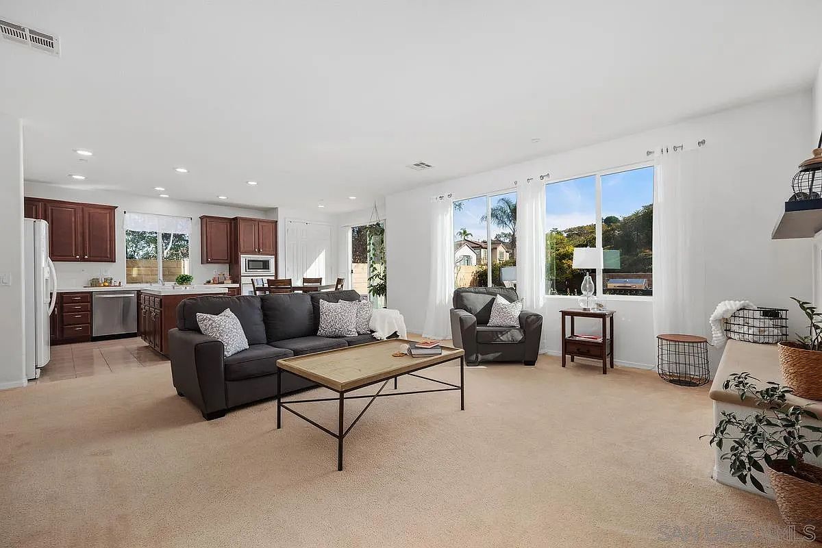 475 Taylor Dr Oceanside, CA 92056 - Thumbnail 5