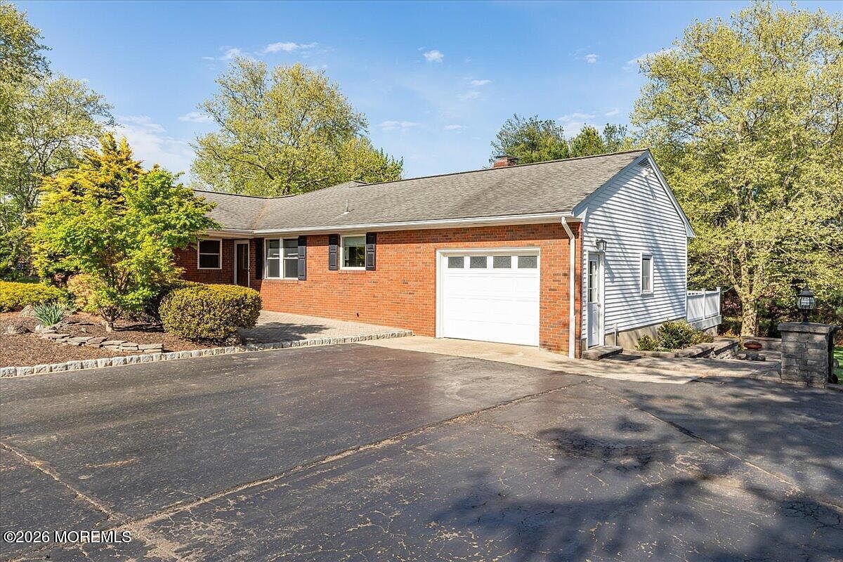 29 Centerville Rd Holmdel, NJ 07733 - Thumbnail 5