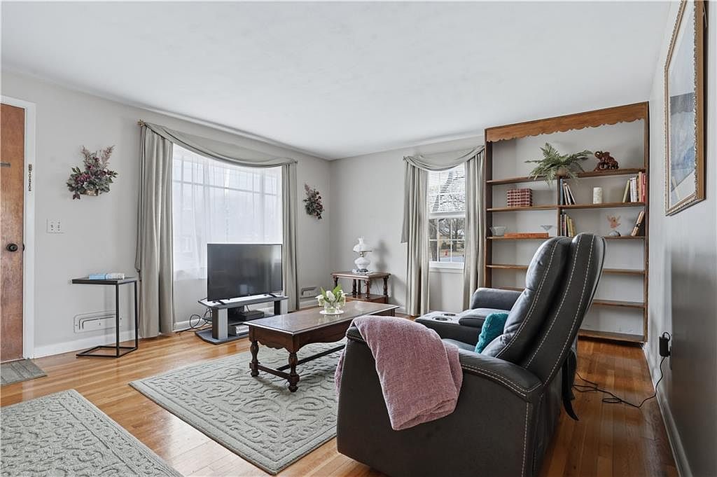 191 Nimitz Rd Woonsocket, RI 02895 - Thumbnail 5