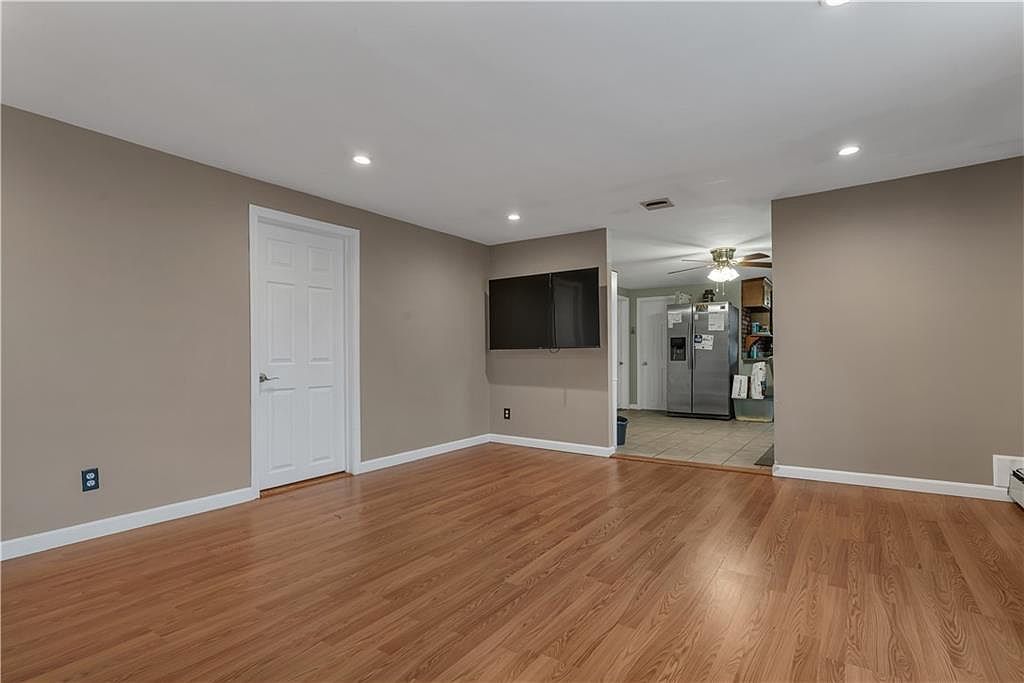 204 Talcott St Woonsocket, RI 02895 - Thumbnail 5