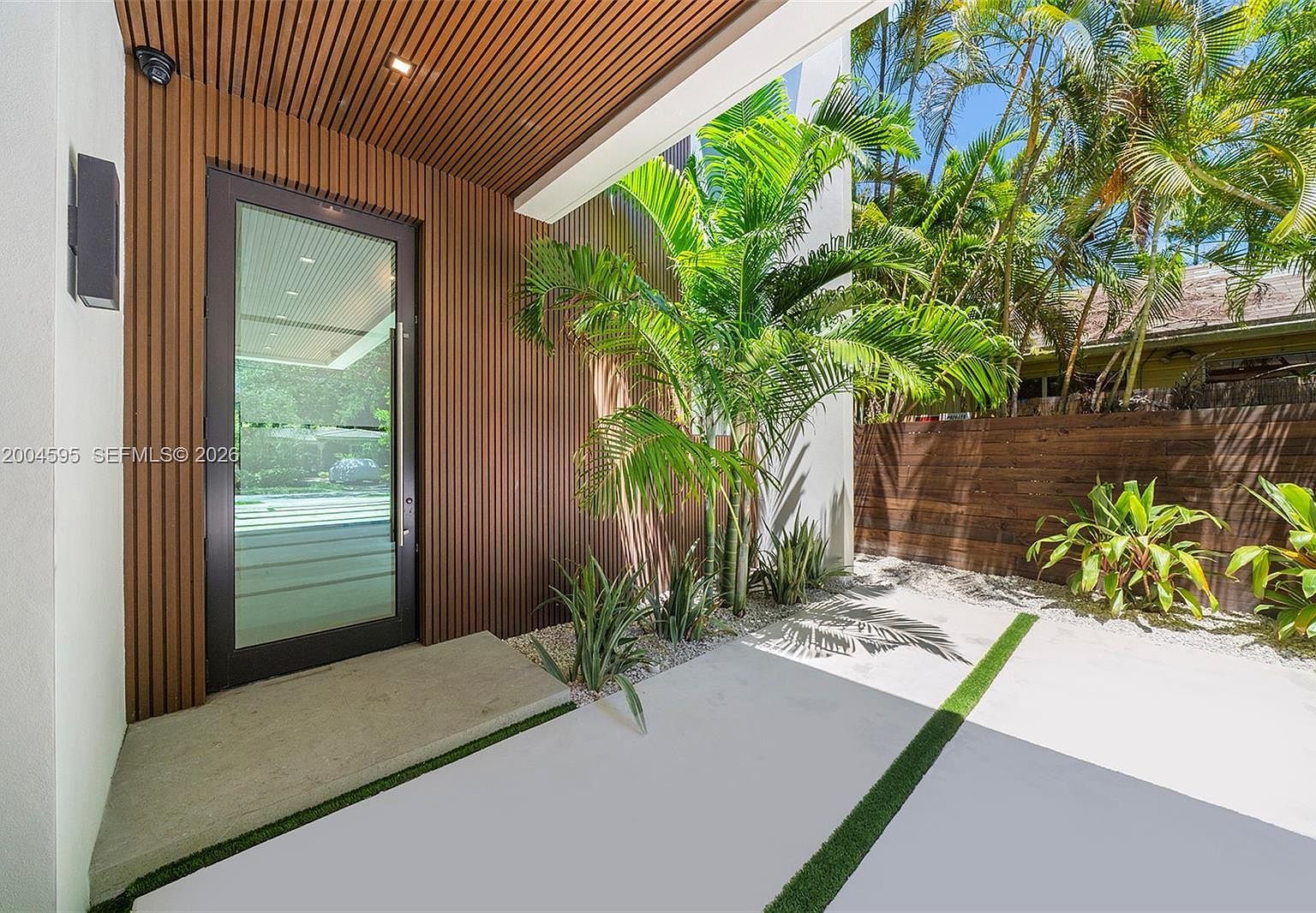 2521 Lincoln Ave Miami, FL 33133 - Thumbnail 5