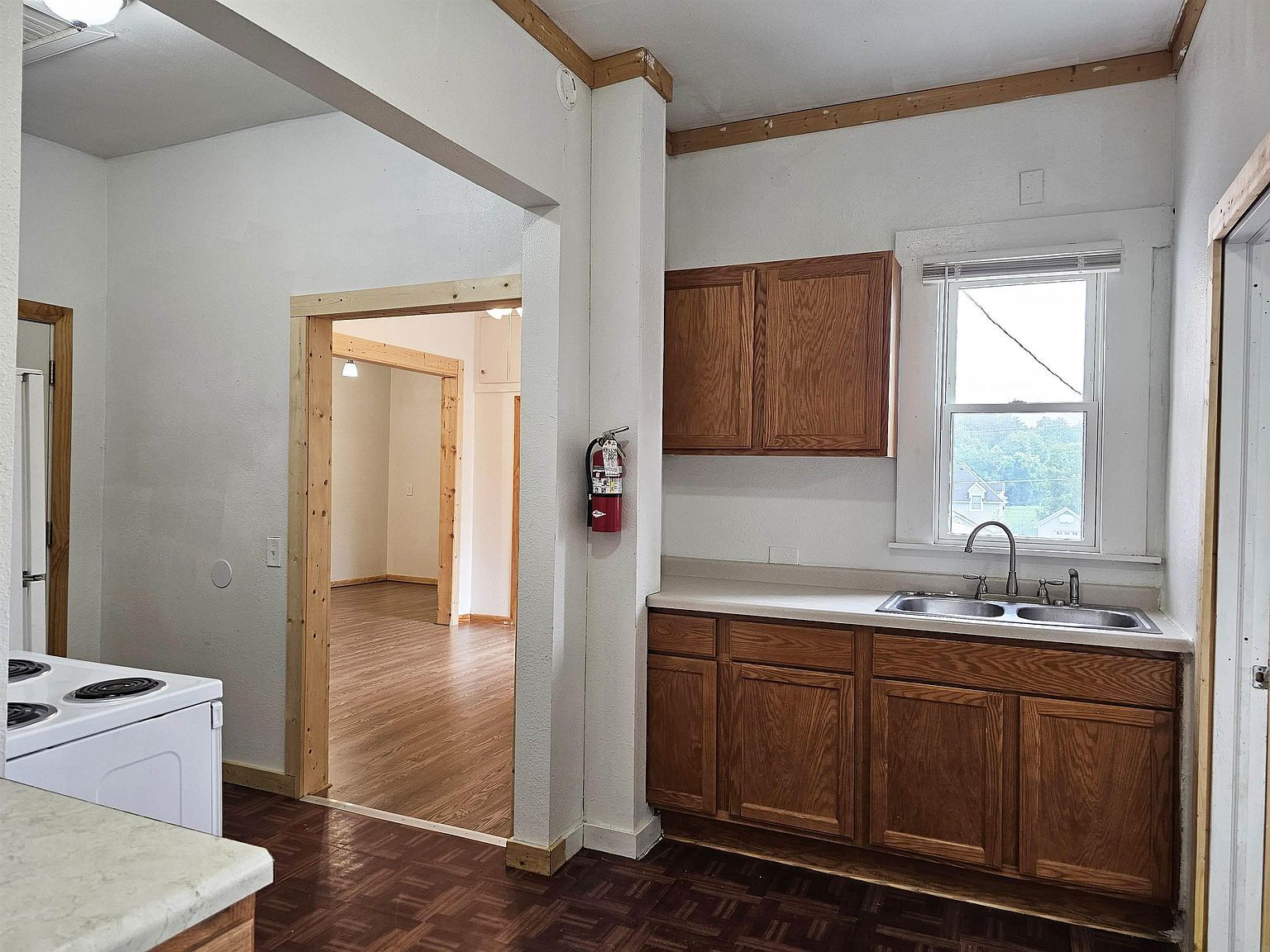 221 Center St Elgin, IA 52141 - Thumbnail 5