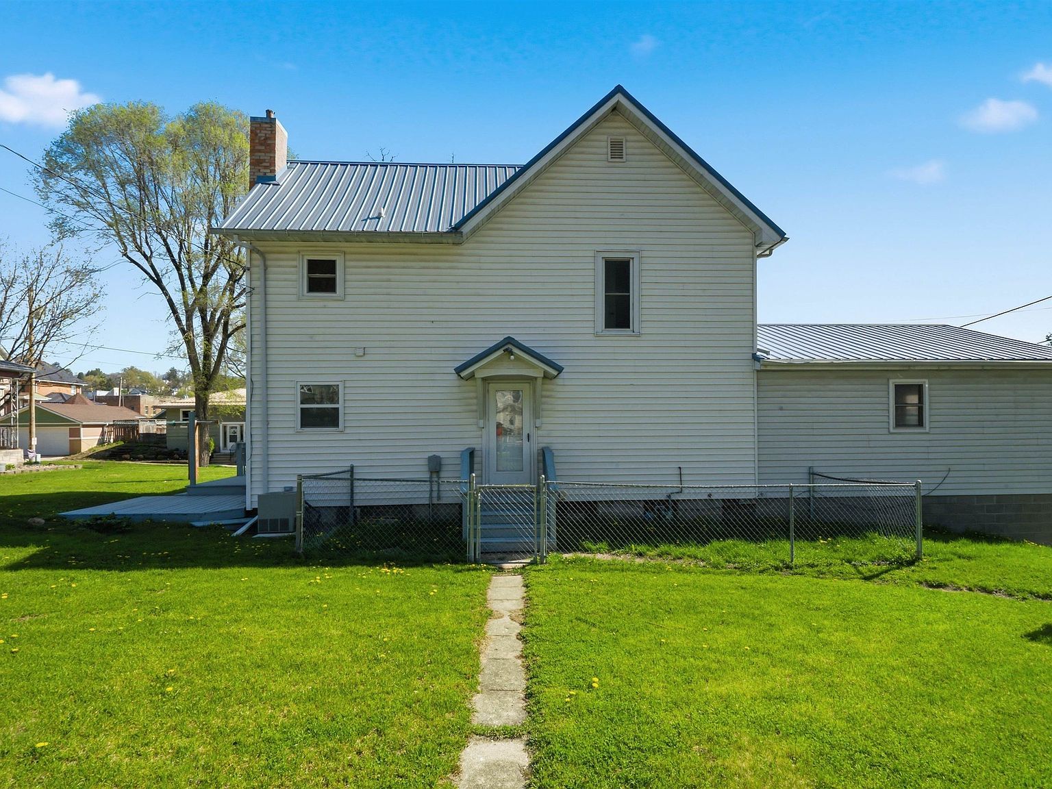 108 2nd St SW Elkader, IA 52043 - Thumbnail 5