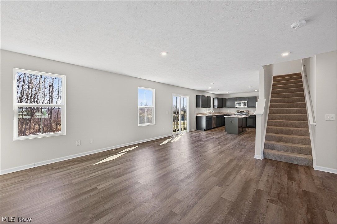 2457 Bishop Oval Barberton, OH 44203 - Thumbnail 5