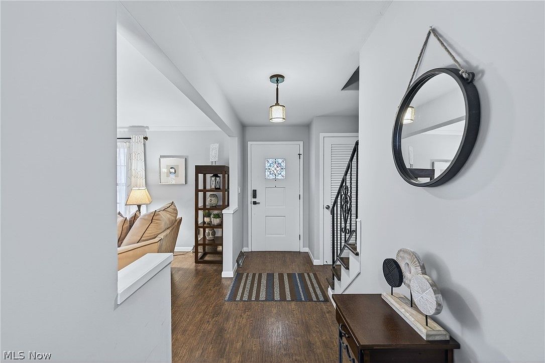 1044 Linden Ln Lyndhurst, OH 44124 - Thumbnail 5