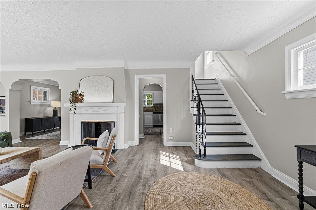 3837 Woodridge Rd Cleveland Heights, OH 44121 - Thumbnail 5