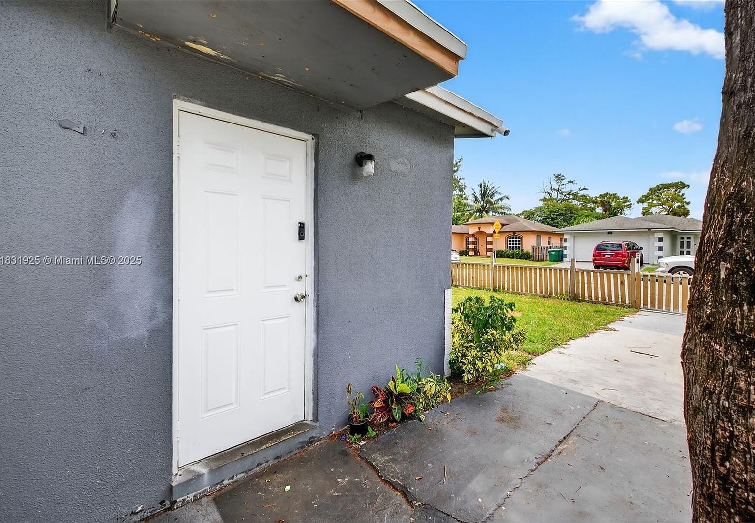 2779 NW 9th Pl Fort Lauderdale, FL 33311 - Thumbnail 5