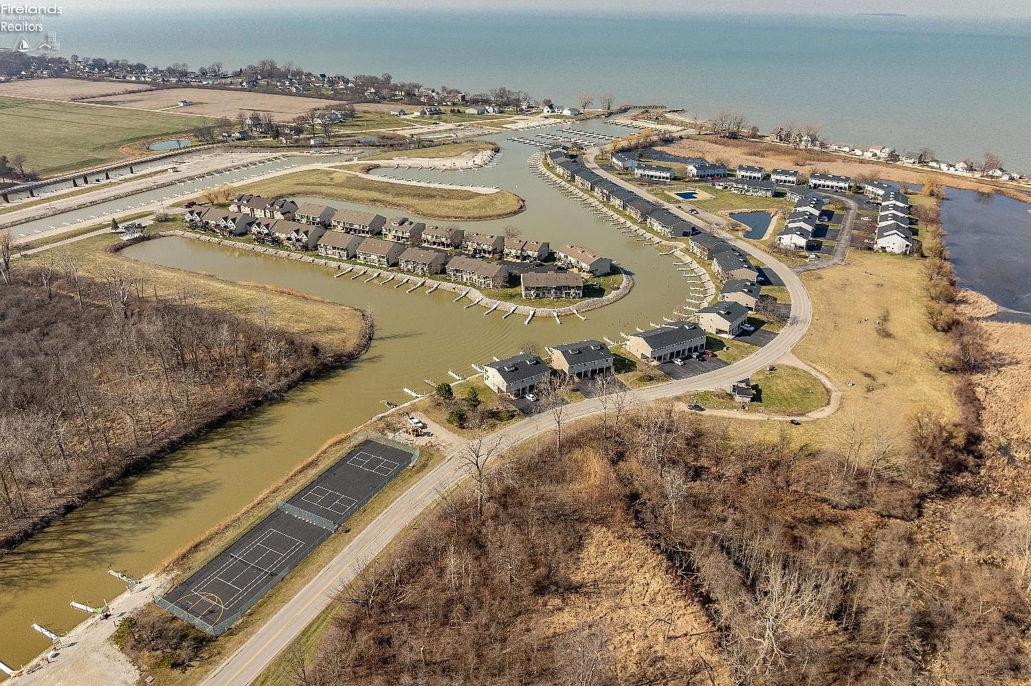 6256 N Harris Harbor Dr Oak Harbor, OH 43449 - Thumbnail 5