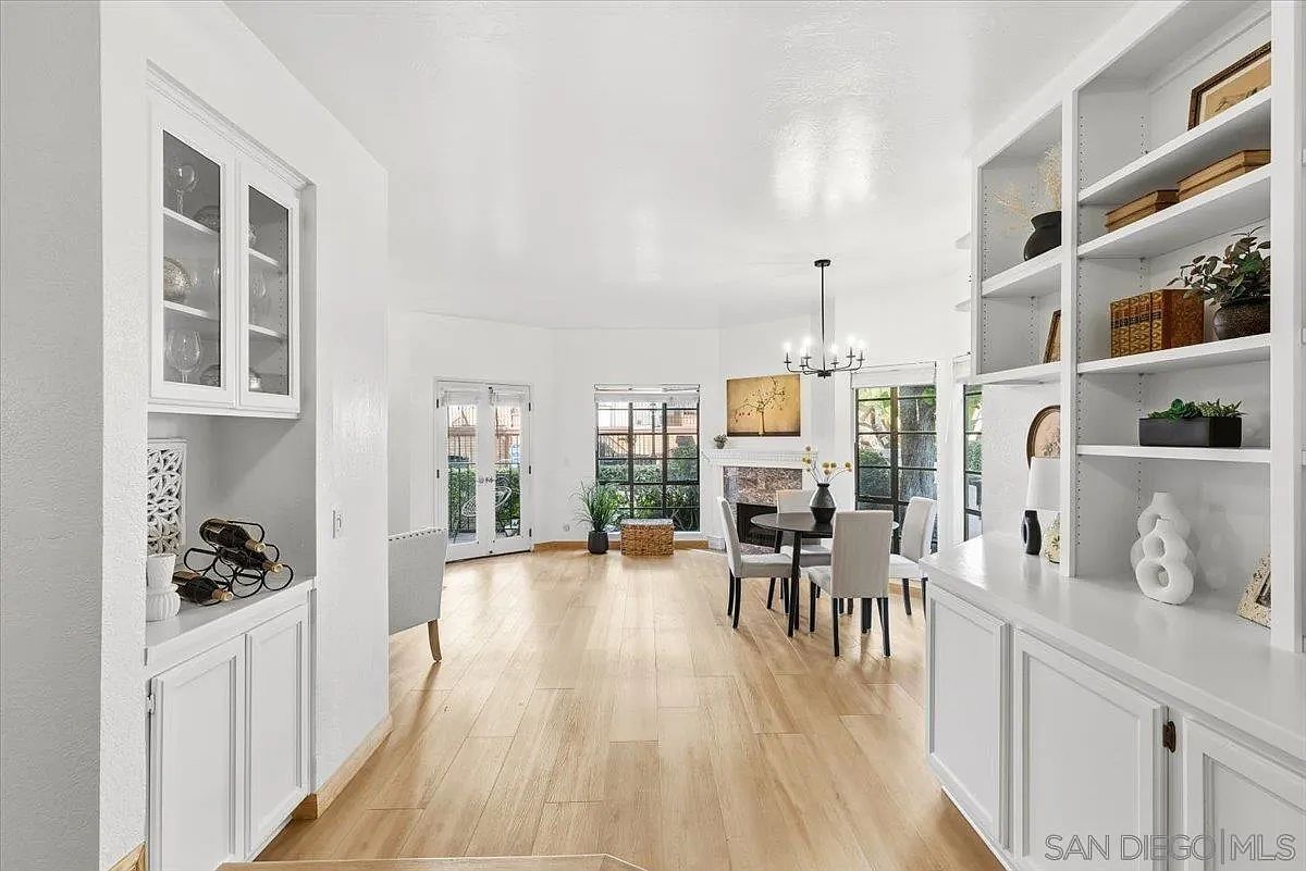 2630 Pirineos Way UNIT 5 Carlsbad, CA 92009 - Thumbnail 5