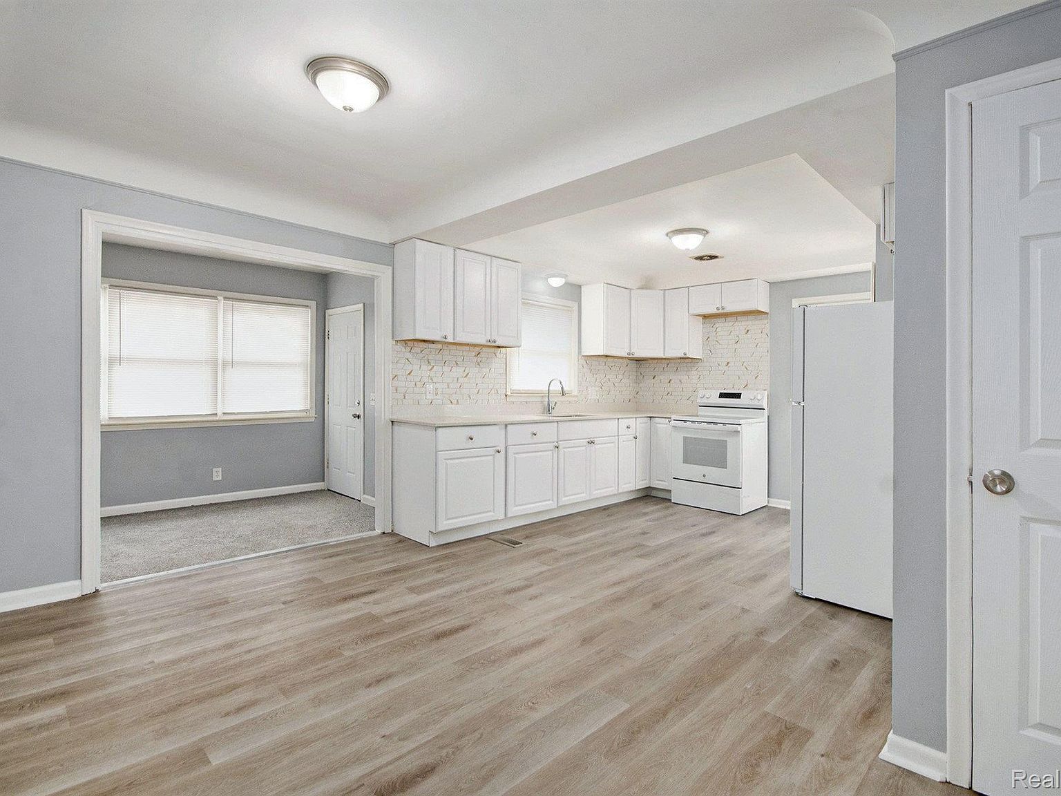 21110 Beaconsfield St Saint Clair Shores, MI 48080 - Thumbnail 5