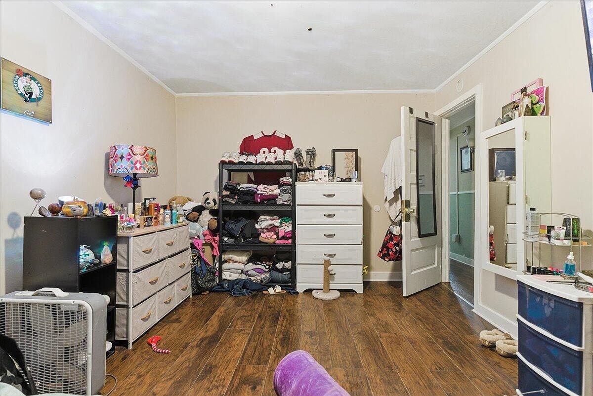 942 Lisbon St Lewiston, ME 04240 - Thumbnail 5