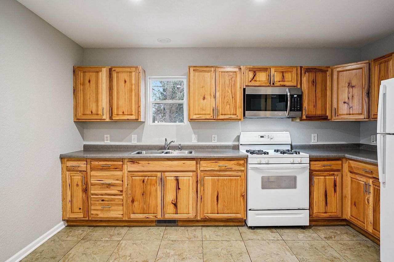 W1019 Narcissus Rd Genoa City, WI 53128 - Thumbnail 5