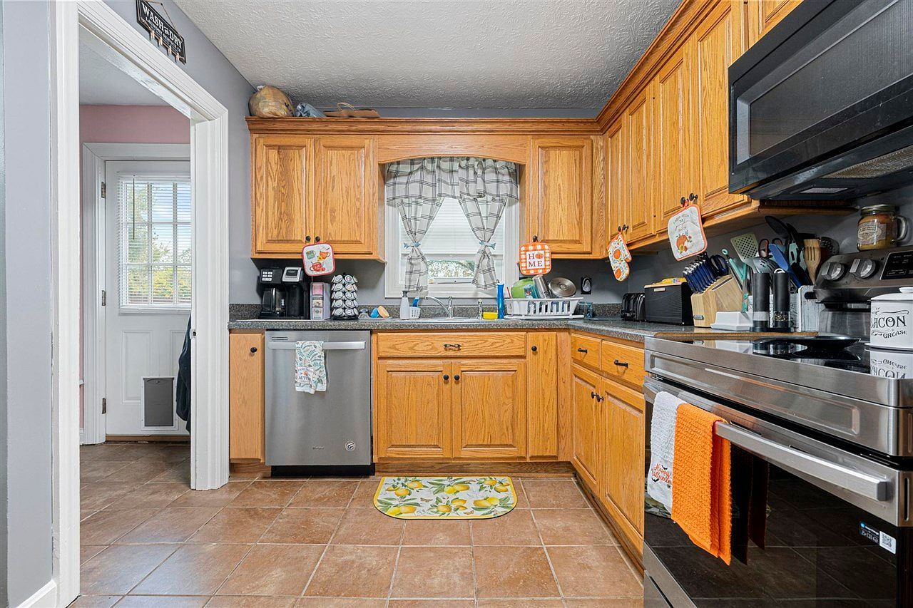 1424 Longview Dr Bowling Green, KY 42101 - Thumbnail 5