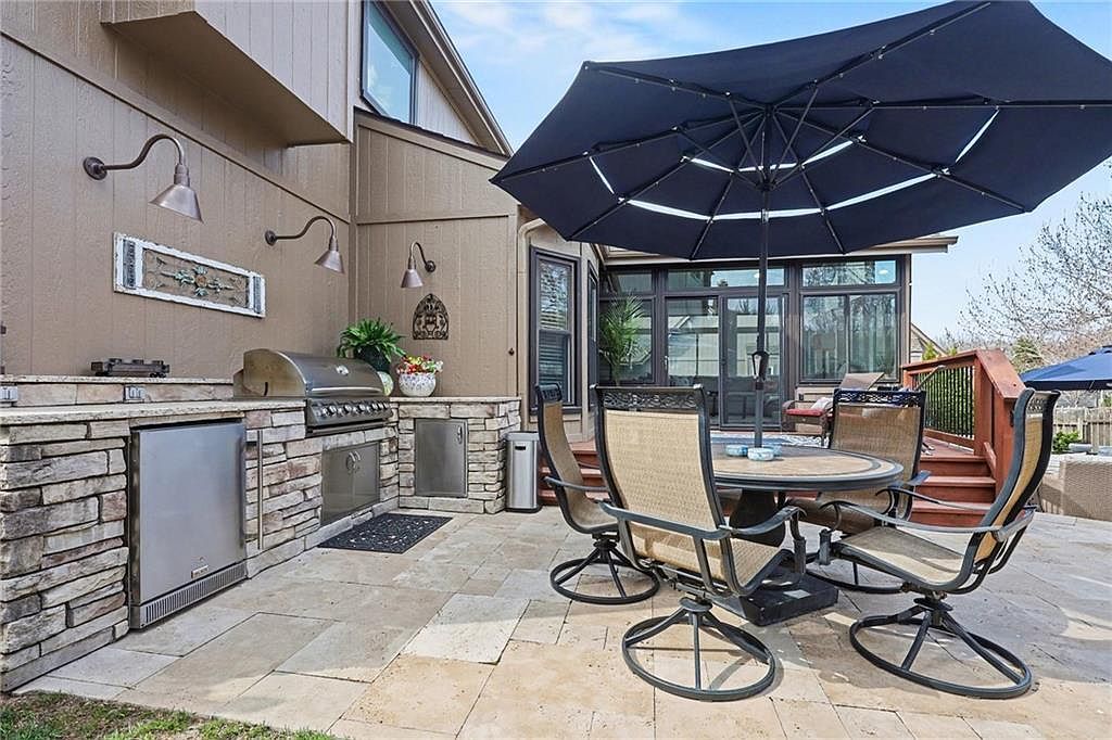 5420 W 132nd Ter Overland Park, KS 66209 - Thumbnail 5