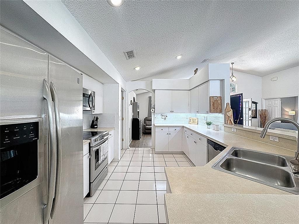 566 Montana Ave Davenport, FL 33897 - Thumbnail 5