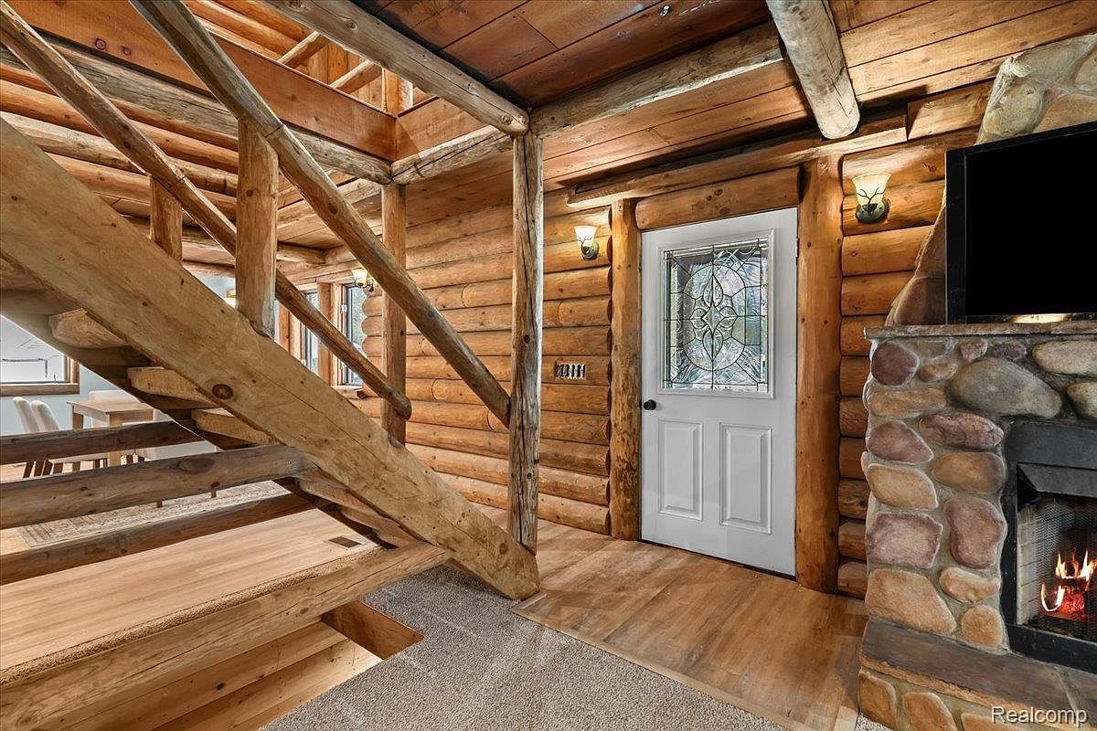 1747 Center Dr Temperance, MI 48182 - Thumbnail 5