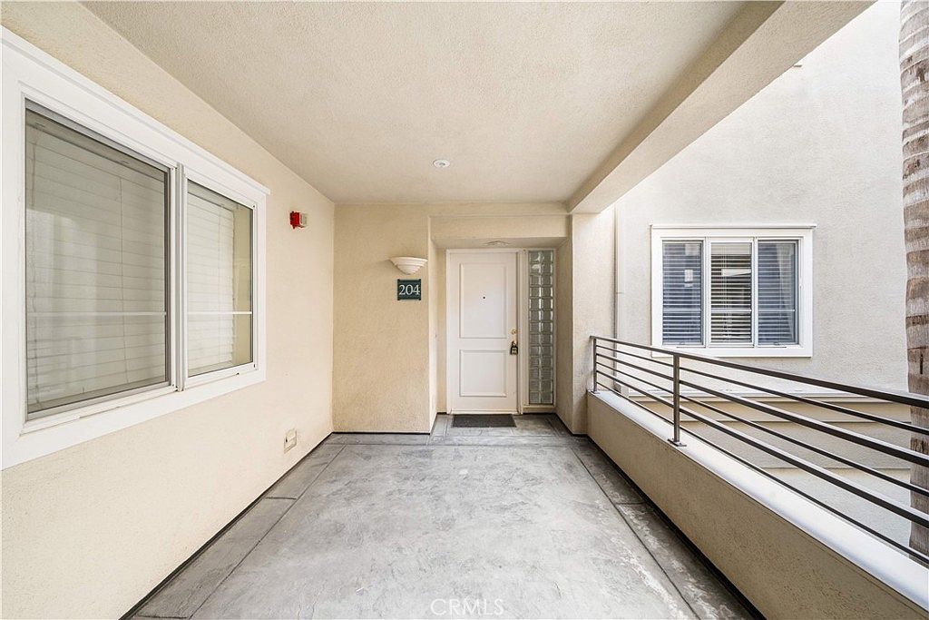 2233 Martin APT 204 Irvine, CA 92612 - Thumbnail 5