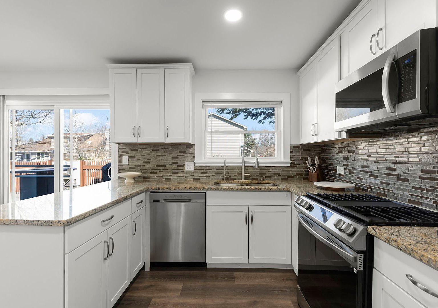 1301 Peshtigo Ave Naperville, IL 60564 - Thumbnail 5