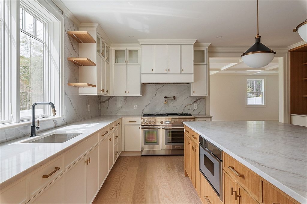 71 Walpole St Dover, MA 02030 - Thumbnail 5