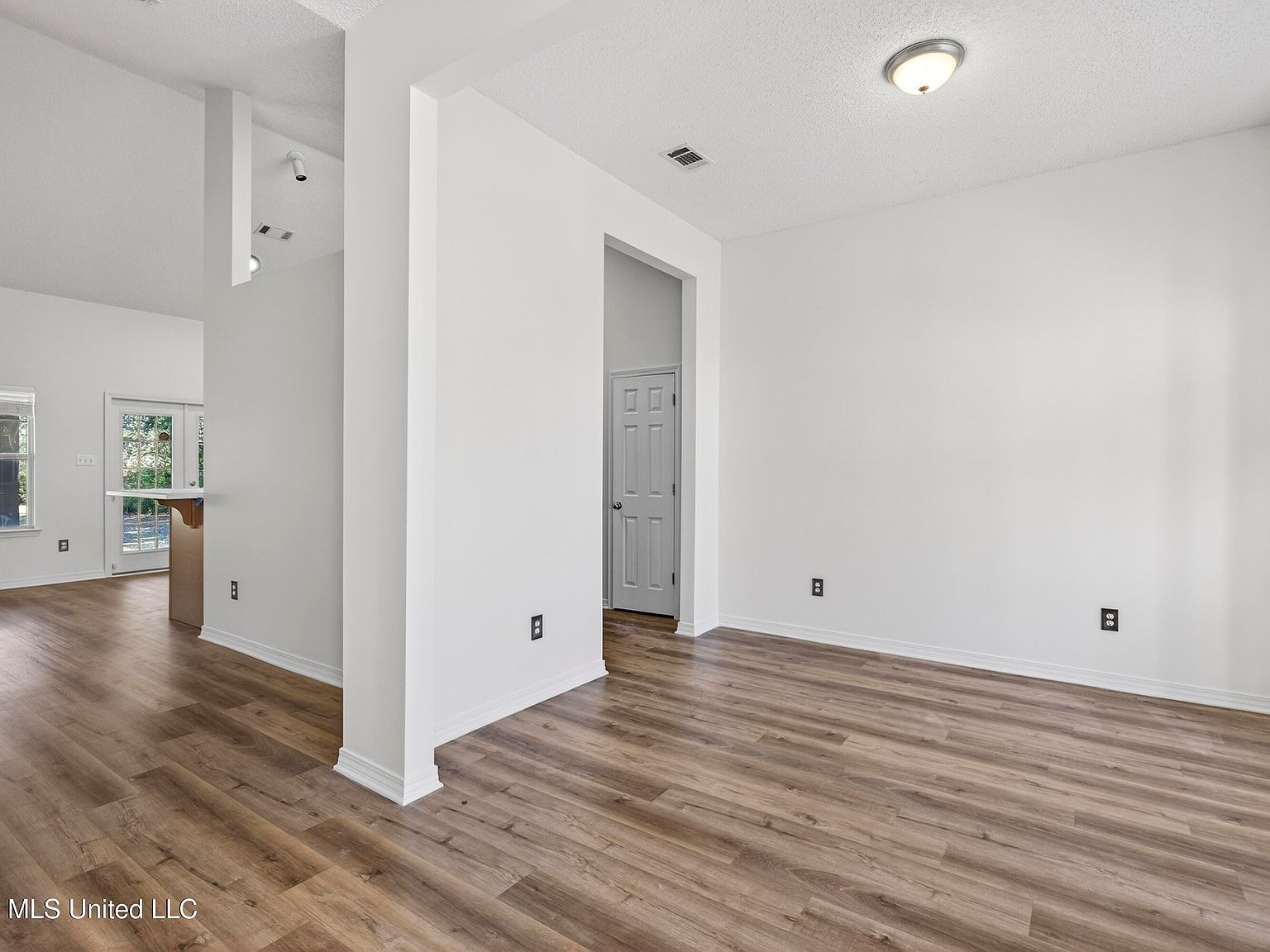 15199 E Shadow Creek Dr Biloxi, MS 39532 - Thumbnail 5