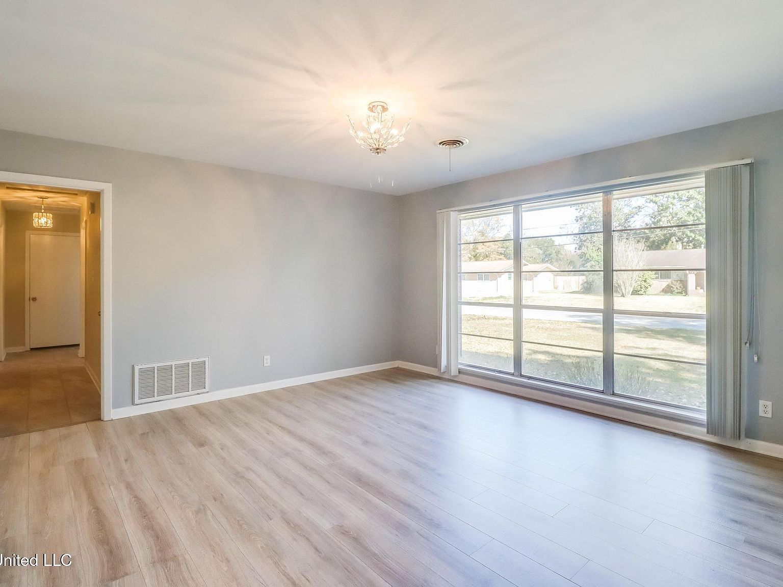 323 Carter Rd Biloxi, MS 39531 - Thumbnail 5