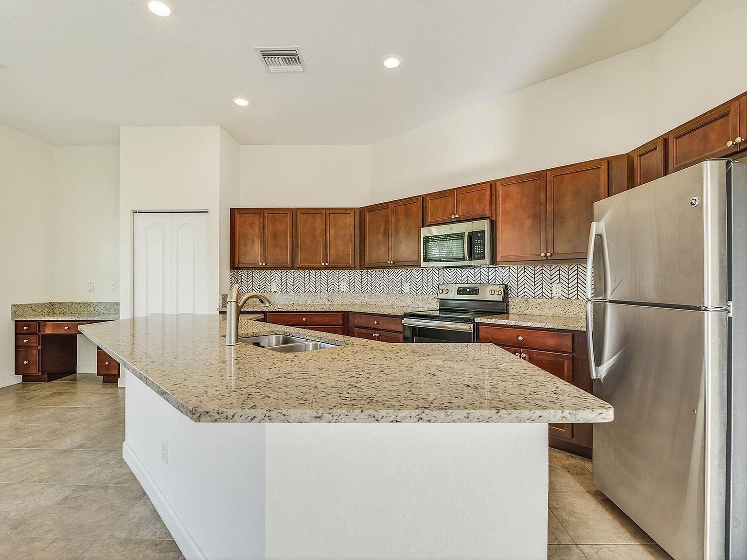 1769 Berkshire Cir SW Vero Beach, FL 32968 - Thumbnail 5