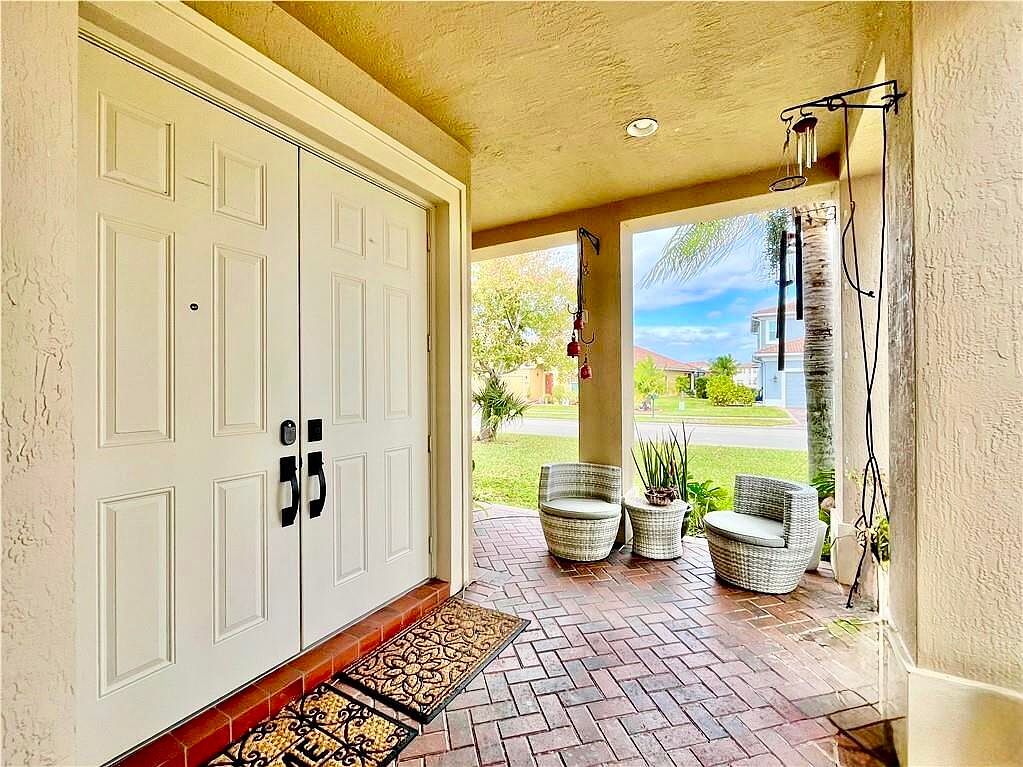 2001 Albany Ter SW Vero Beach, FL 32968 - Thumbnail 5