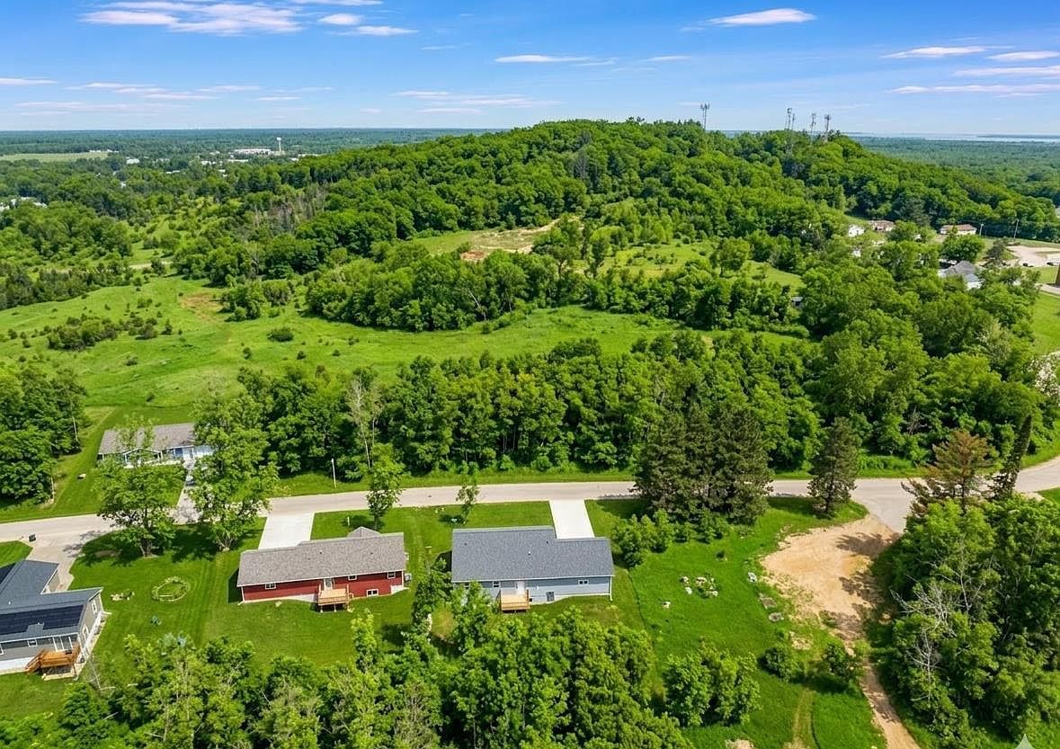 511 Oak Grove Dr Necedah, WI 54646 - Thumbnail 5