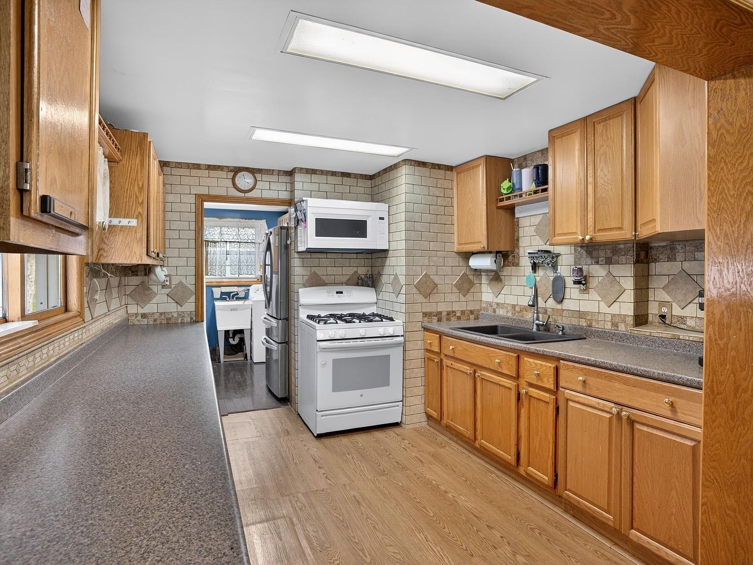 99 E Elmwood Ave Leonard, MI 48367 - Thumbnail 5