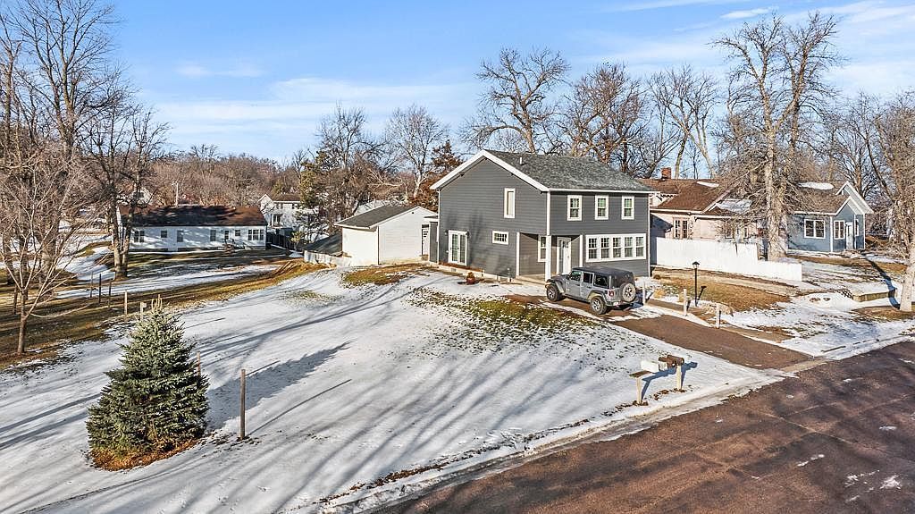 213 N Harold St Ivanhoe, MN 56142 - Thumbnail 5