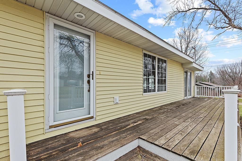 121 W Rowena St Ivanhoe, MN 56142 - Thumbnail 5