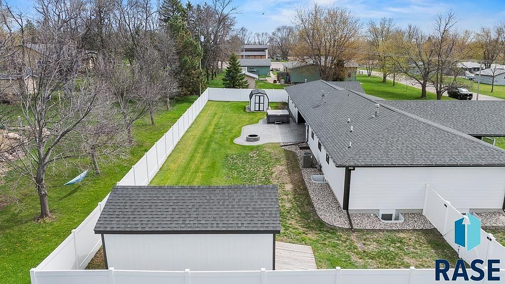 711 8th St W Clear Lake, SD 57226 - Thumbnail 5