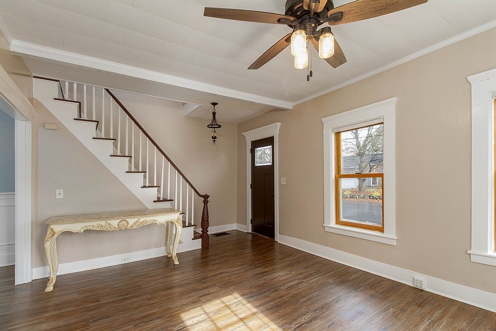 4 Shaw St Medway, MA 02053 - Thumbnail 5