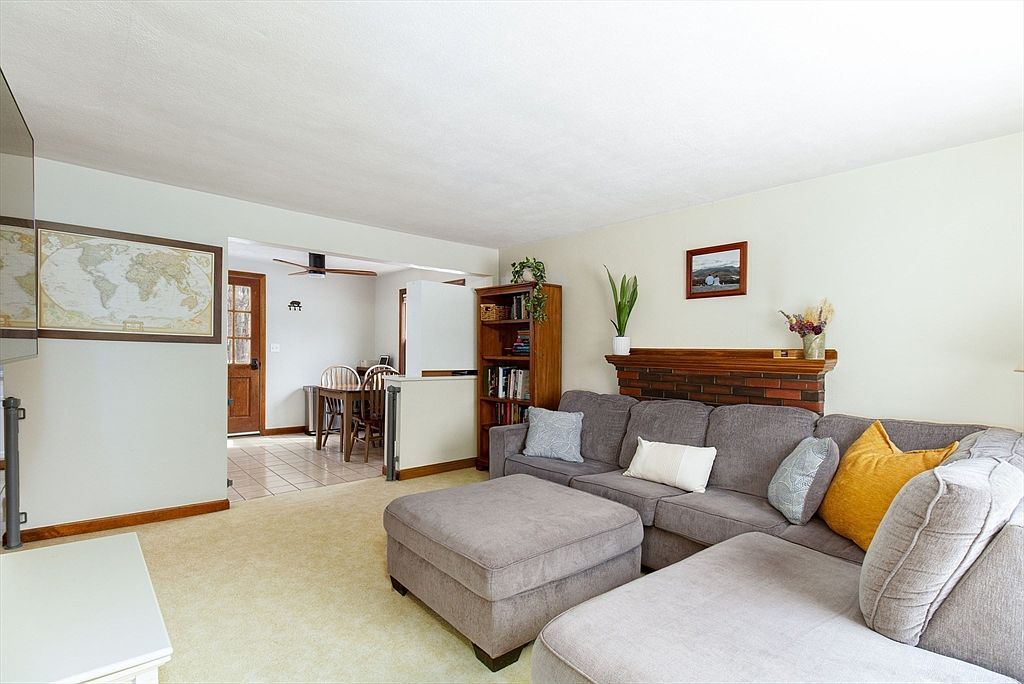 839 Lincoln St Franklin, MA 02038 - Thumbnail 5