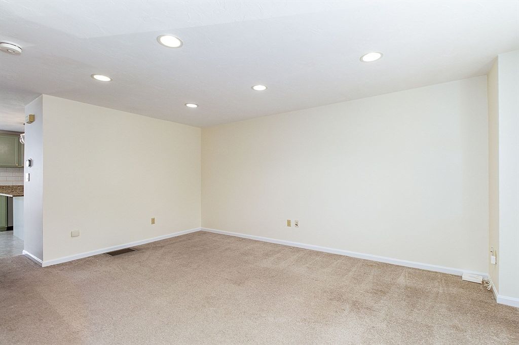 1 Heritage Dr Medway, MA 02053 - Thumbnail 5