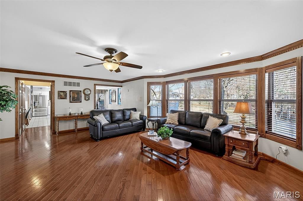 411 Savannah Ridge Dr Saint Charles, MO 63303 - Thumbnail 5