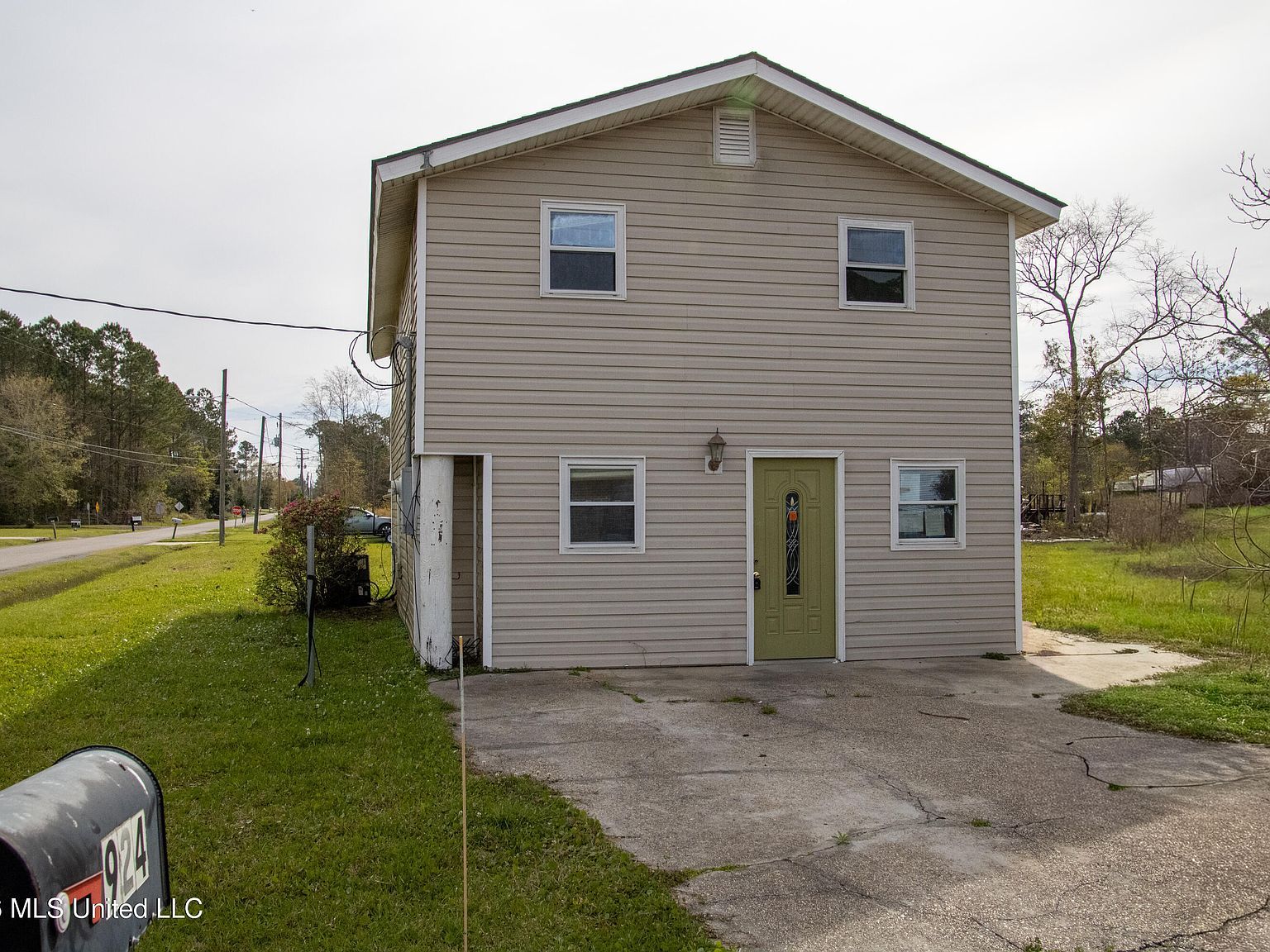924 Washington St Waveland, MS 39576 - Thumbnail 5
