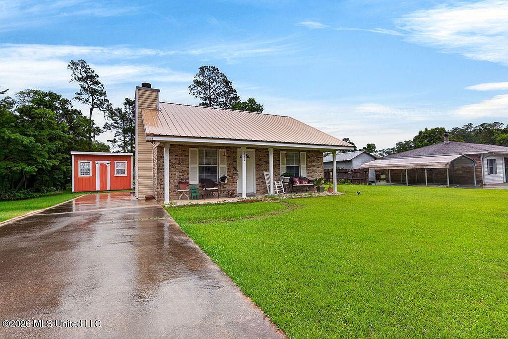 1002 Washington St Waveland, MS 39576 - Thumbnail 5