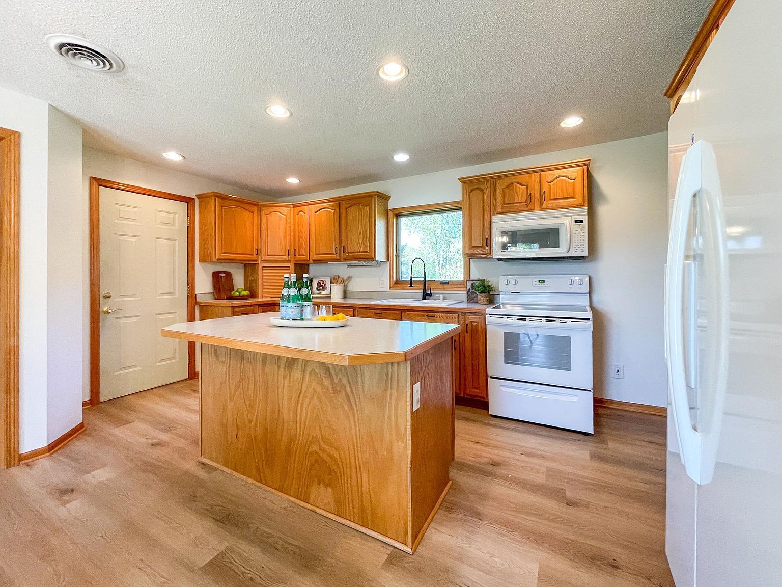 1404 15th St E Glencoe, MN 55336 - Thumbnail 5