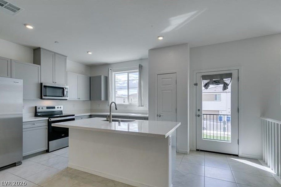 5639 Beguiling Falls St Las Vegas, NV 89148 - Thumbnail 5