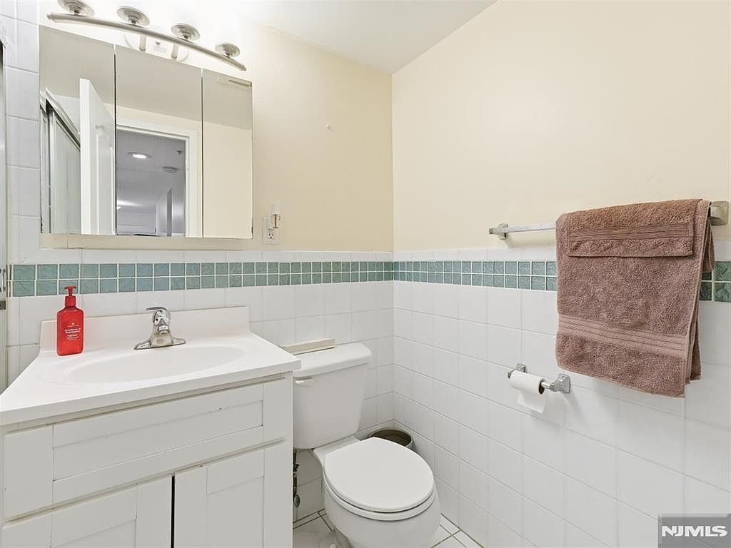 60 Parkway Dr E APT 4G East Orange, NJ 07017 - Thumbnail 5