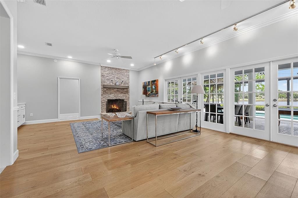 4121 Highland Park Cir Lutz, FL 33558 - Thumbnail 5