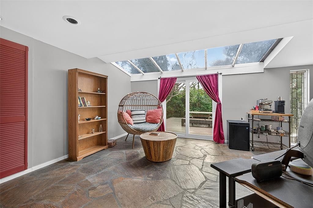 1007 Palm Terrace Dr Clearwater, FL 33755 - Thumbnail 5